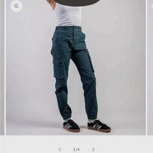 Wondery Outdoors Isabel Green Hiking Cargo Pants for Women Size Medium